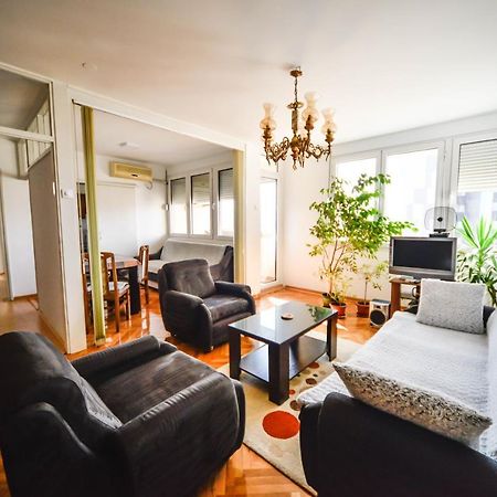 Apartman Centar Lux Пирот Экстерьер фото