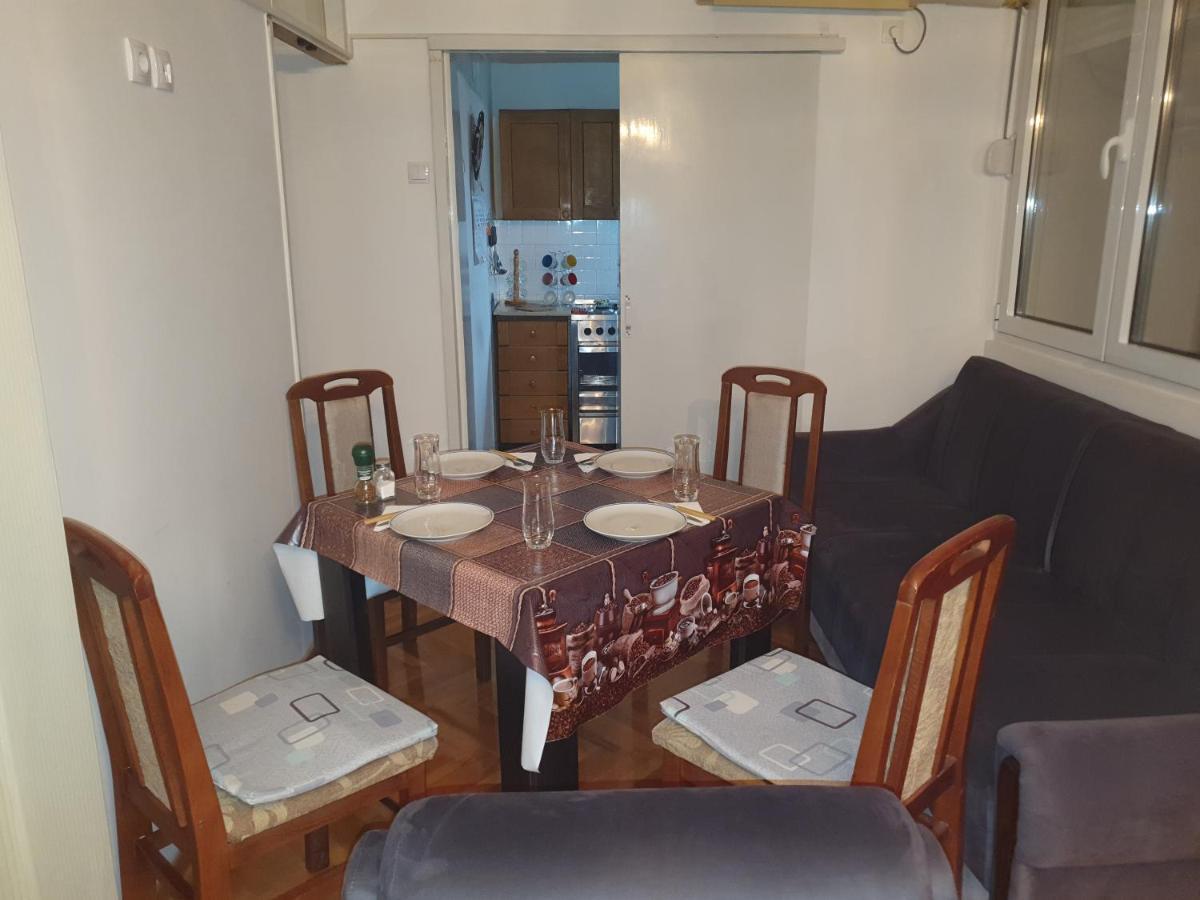 Apartman Centar Lux Пирот Экстерьер фото