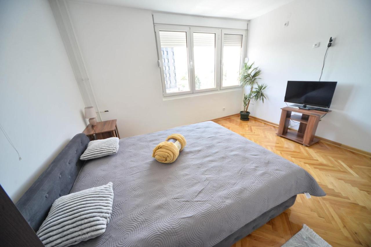 Apartman Centar Lux Пирот Экстерьер фото