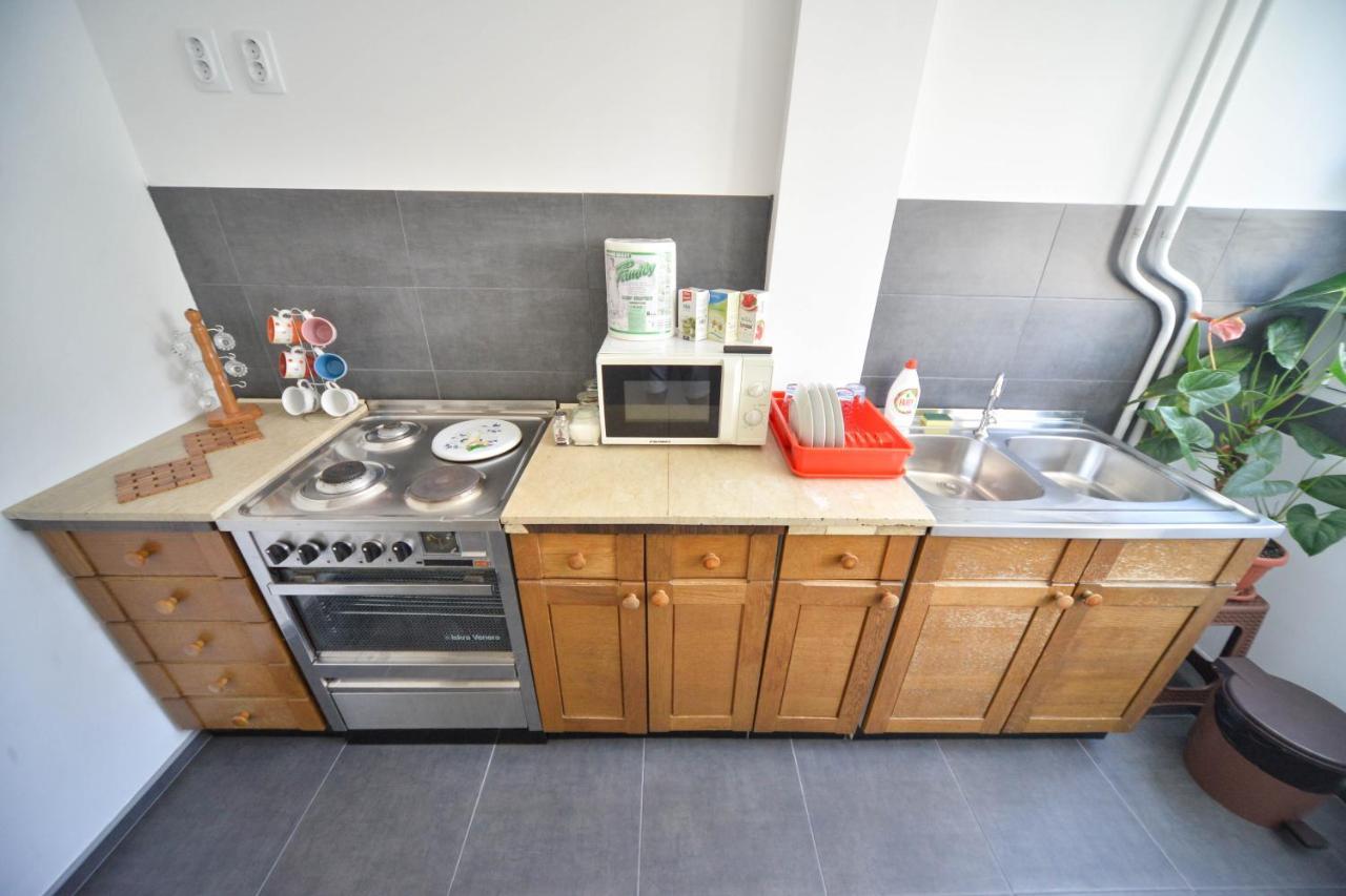 Apartman Centar Lux Пирот Экстерьер фото