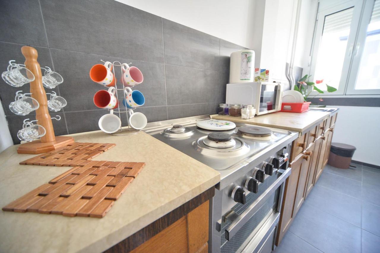 Apartman Centar Lux Пирот Экстерьер фото