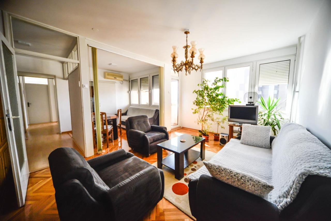Apartman Centar Lux Пирот Экстерьер фото