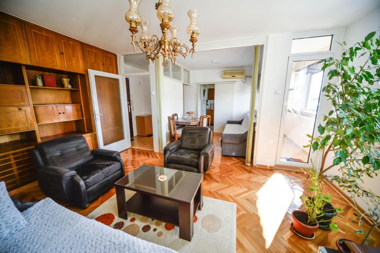 Apartman Centar Lux Пирот Экстерьер фото